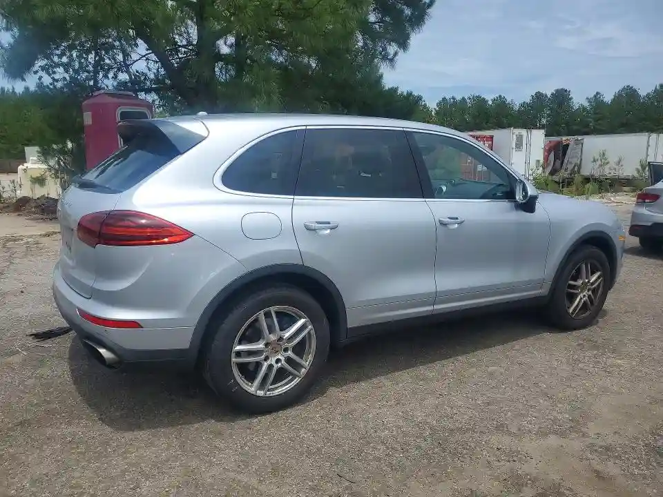 WP1AA2A24GLA04850 2016 PORSCHE CAYENNE-2