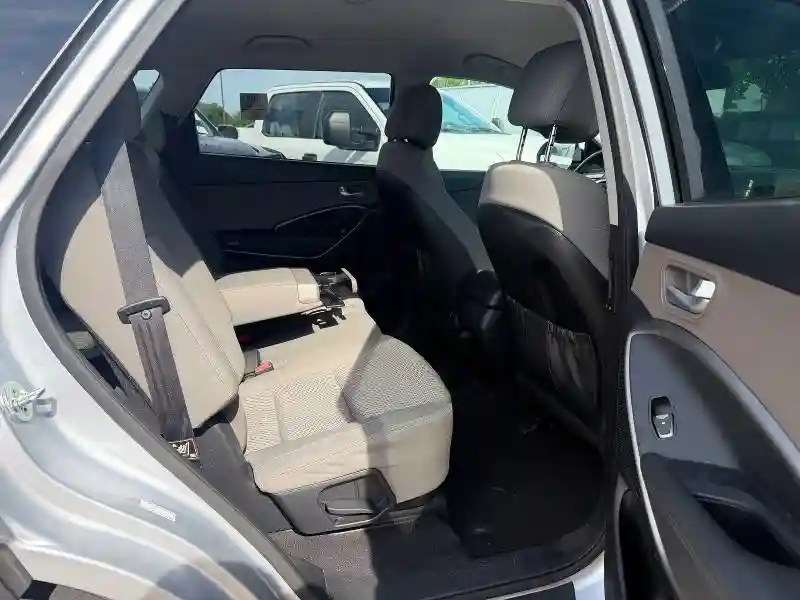KM8SMDHF3HU179406 2017 HYUNDAI SANTA FE-5
