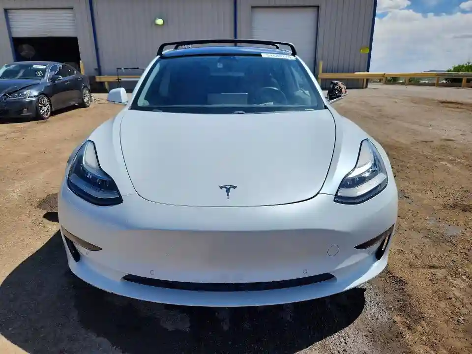5YJ3E1EB5JF085340 2018 TESLA MODEL 3-4