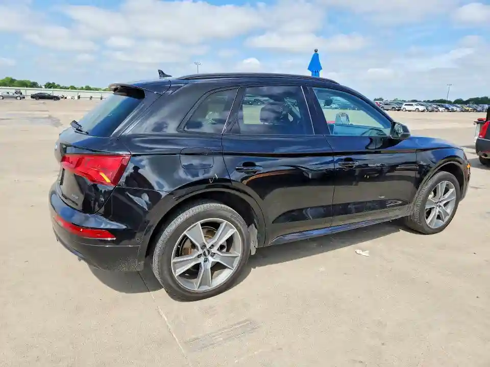 WA1CNAFY9K2094415 2019 AUDI Q5-2