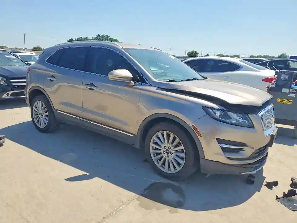 5LMCJ1C99KUL39029 2019 LINCOLN MKZ-3