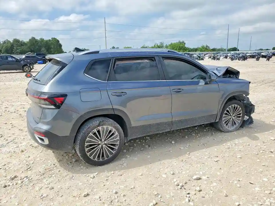 3VVEC7B29SM007258 2025 VOLKSWAGEN TAOS SE-2
