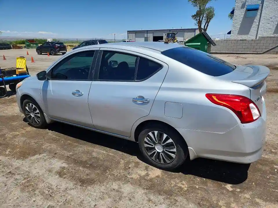 3N1CN7AP4FL825377 2015 NISSAN VERSA-1