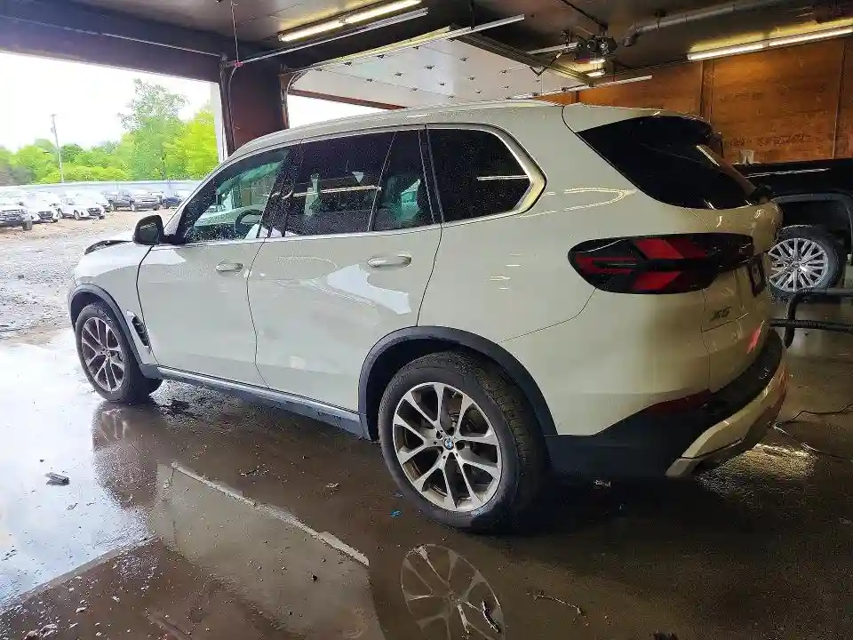 5UX23EU01T9120881 2026 BMW X5-1