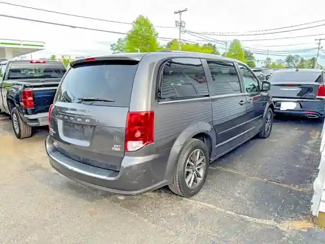 2C4RDGCGXHR573924 2017 DODGE CARAVAN-3