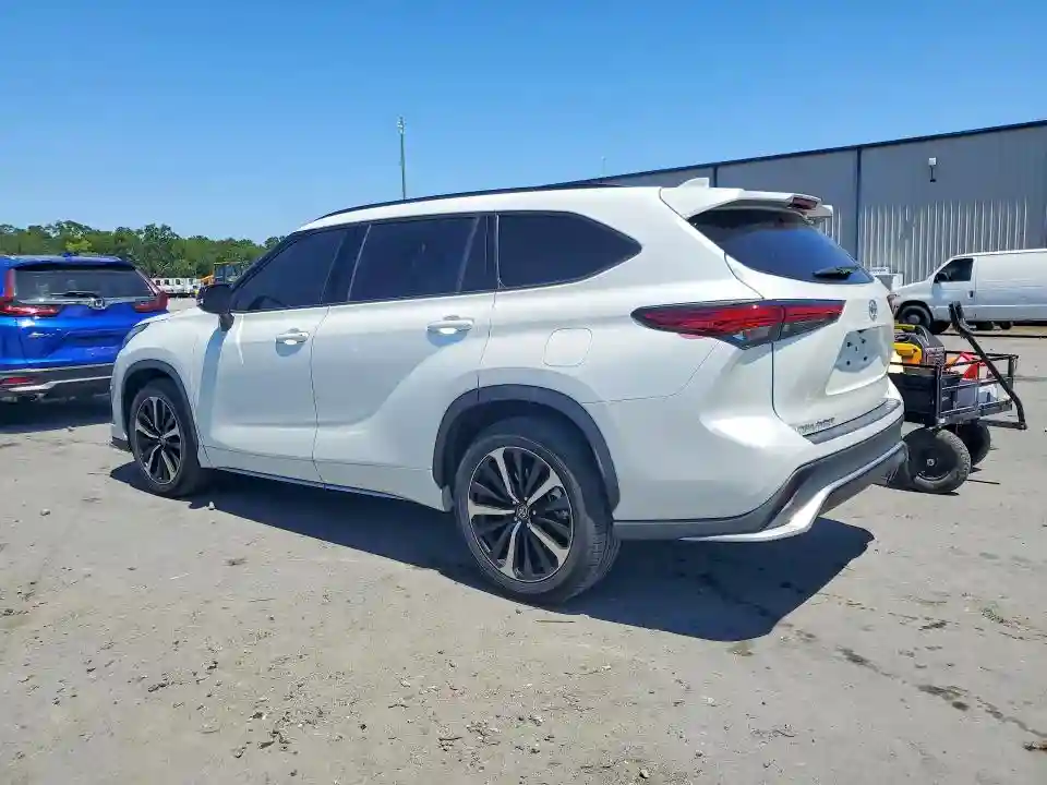 5TDLZRAH8NS132598 2022 TOYOTA HIGHLANDER-1