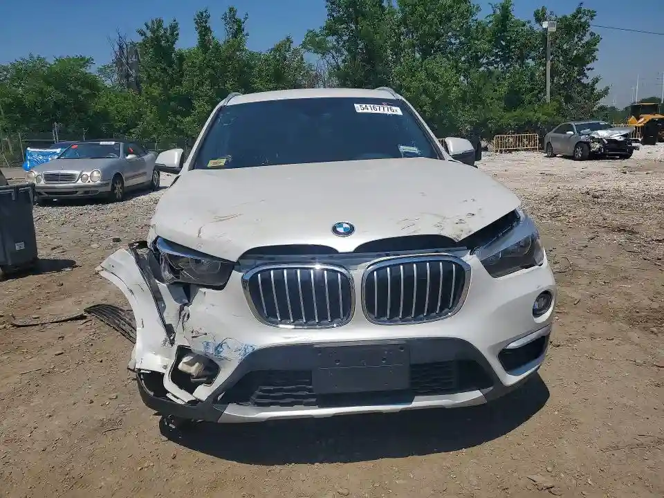 WBXHT3C37J5K30028 2018 BMW X1-4