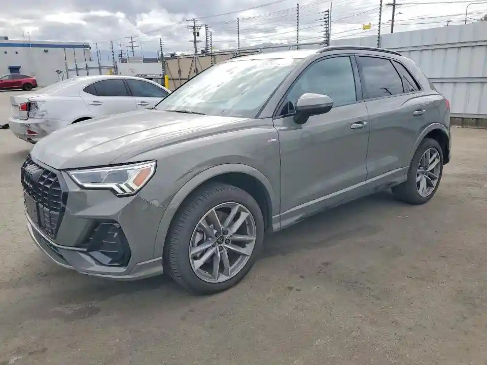 WA1EECF32R1108051 2024 AUDI Q3-0