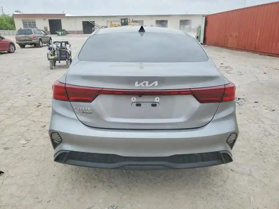 3KPF24AD7NE436906 2022 KIA FORTE LXS-5