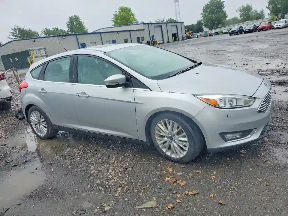 1FADP3N27JL271877 2018 FORD FOCUS-3