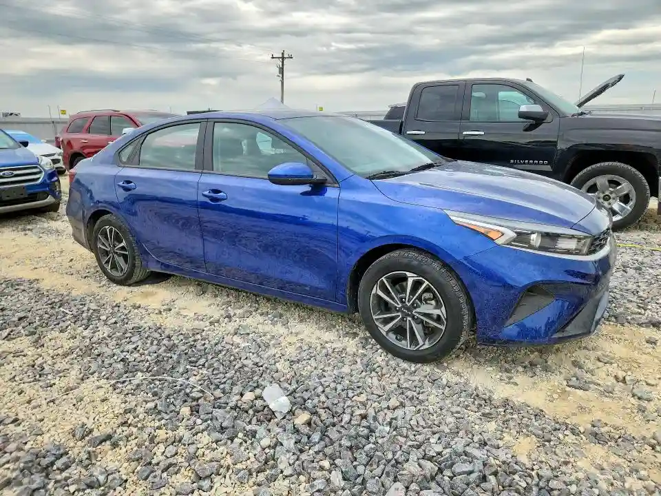 3KPF24AD3PE651766 2023 KIA FORTE-3