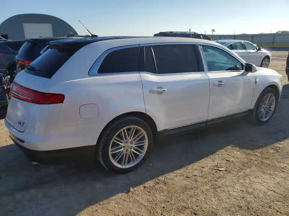 2LMHJ5AT1KBL01965 2019 LINCOLN MKT-2