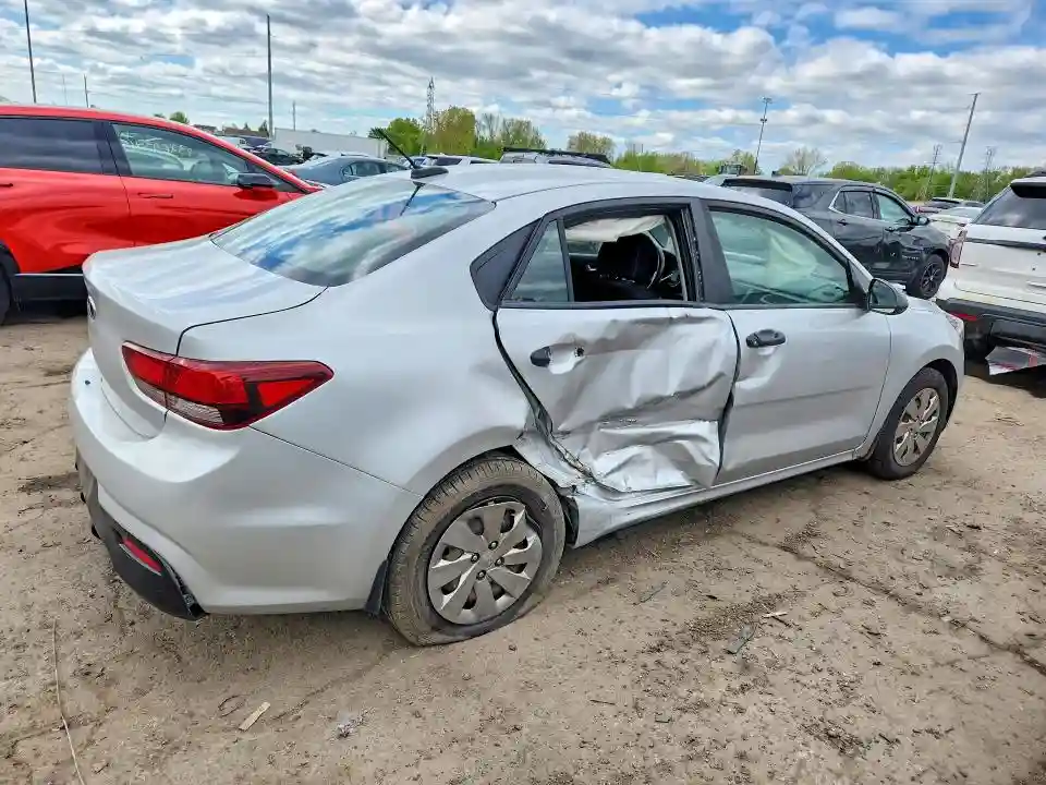 3KPA24AB6JE059102 2018 KIA RIO-2