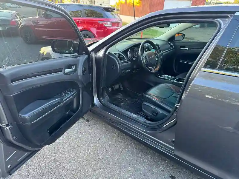 2C3CCARG5GH224787 2016 CHRYSLER 300-4