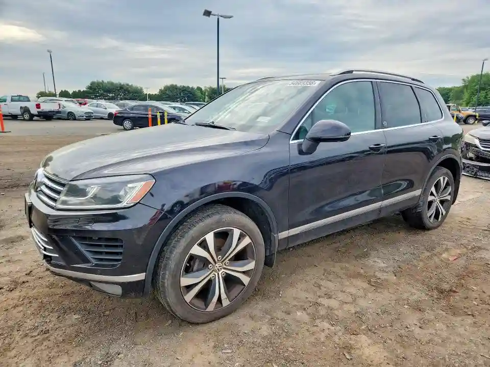 WVGRF7BP9HD000586 2017 VOLKSWAGEN TOUAREG-0