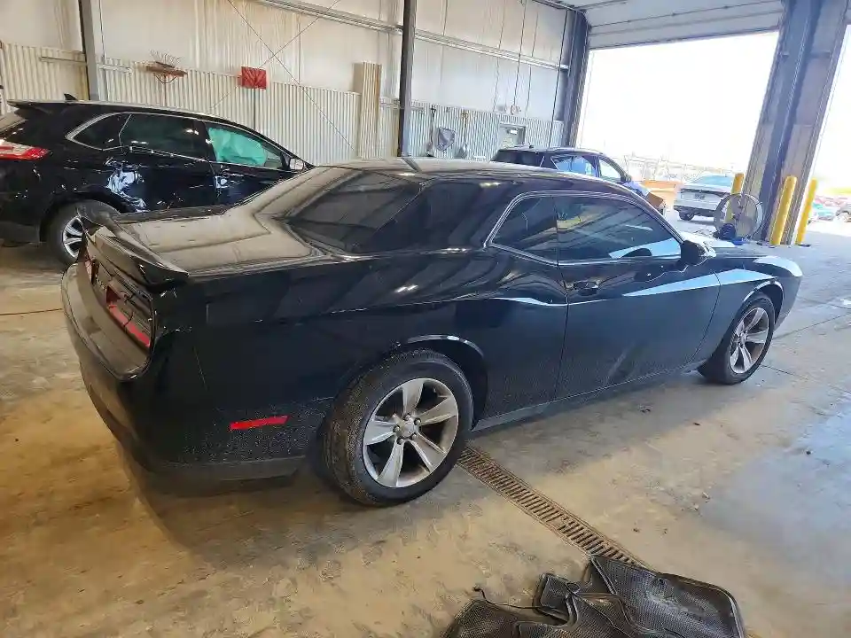 2C3CDZAG1GH285142 2016 DODGE CHALLENGER-2
