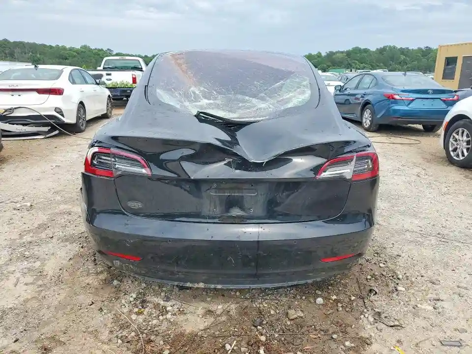 5YJ3E1EA5JF033035 2018 TESLA MODEL 3-5