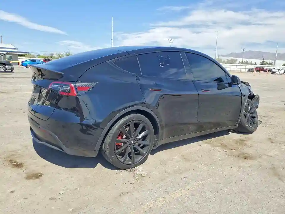 7SAYGAEE3RF991107 2024 TESLA MODEL Y-2