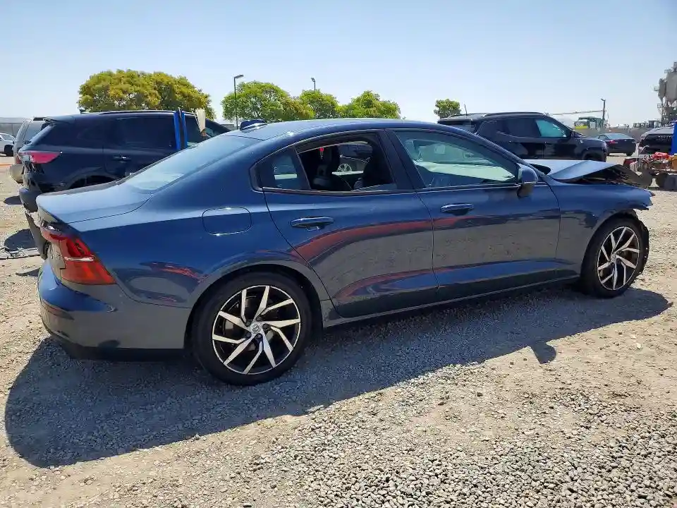 7JR102FK9LG047811 2020 VOLVO S60-2