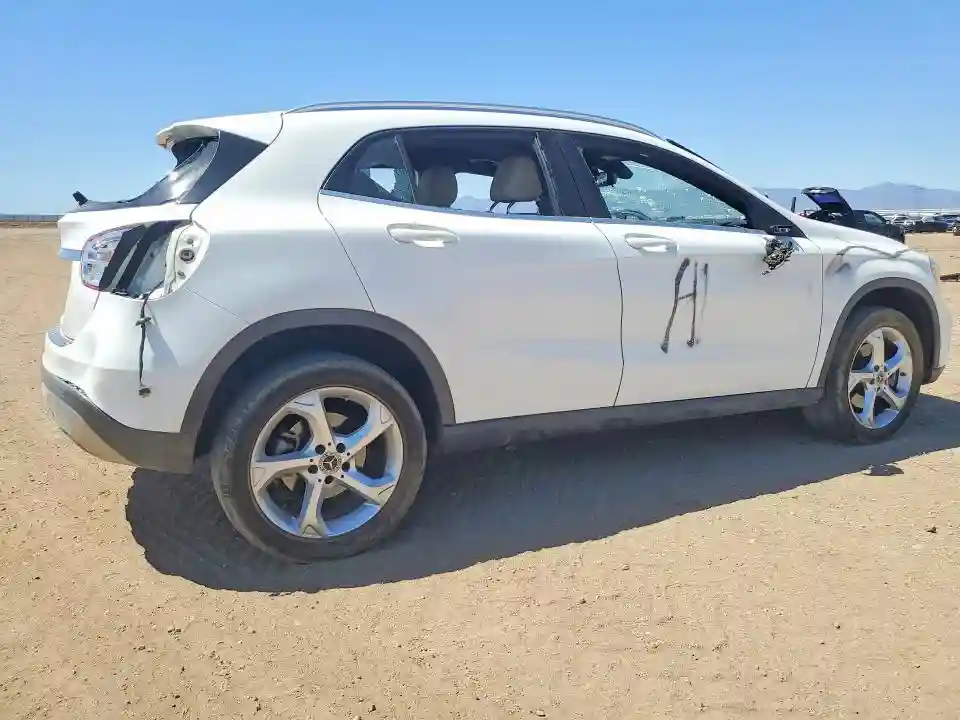 WDCTG4EB2JJ519504 2018 MERCEDES-BENZ GLA-CLASS-2