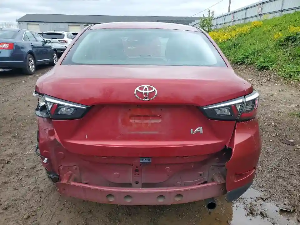 3MYDLBYV5JY300582 2018 TOYOTA YARIS-5