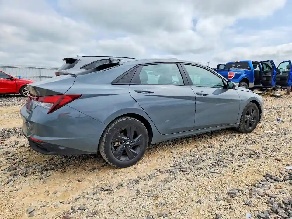 KMHLM4AG4NU285107 2022 HYUNDAI ELANTRA-2