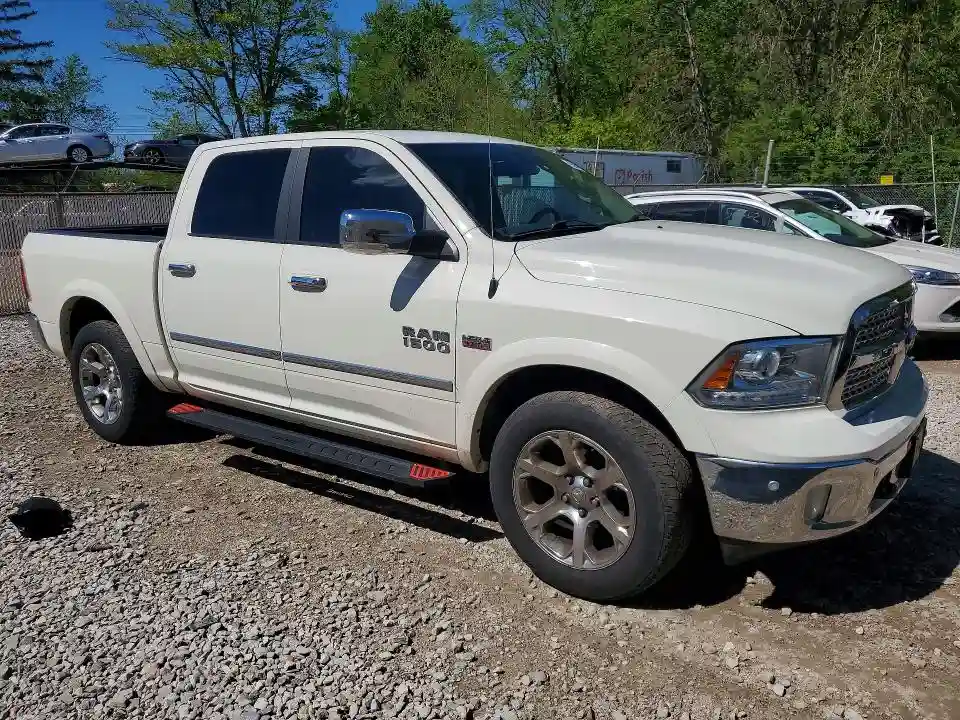 1C6RR7NTXHS719594 2017 RAM 1500-3