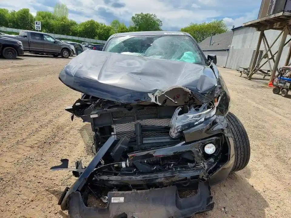 1GCGTCEN8M1223026 2021 CHEVROLET COLORADO-4