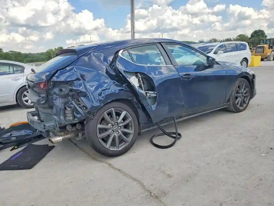 JM1BPAKLXN1510018 2022 MAZDA 3-2