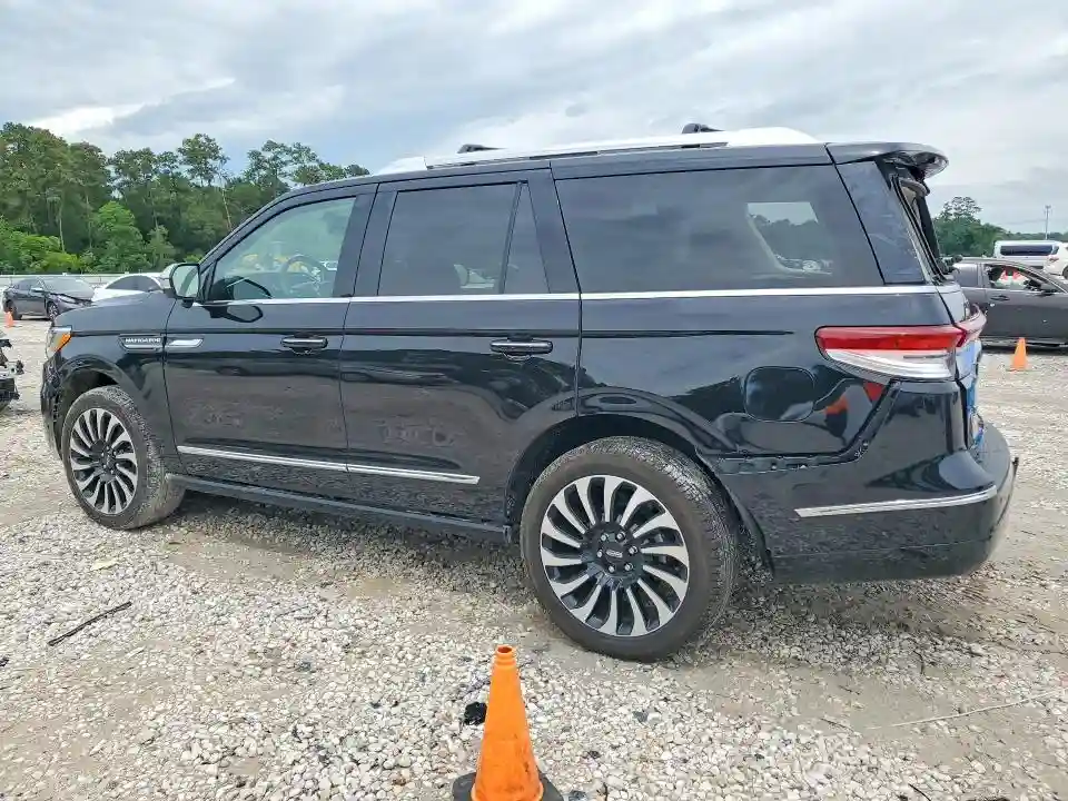5LMJJ2TG4REL12563 2024 LINCOLN NAVIGATOR-1
