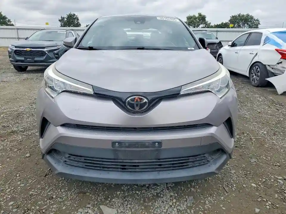 NMTKHMBX2JR024106 2018 TOYOTA C-HR-4