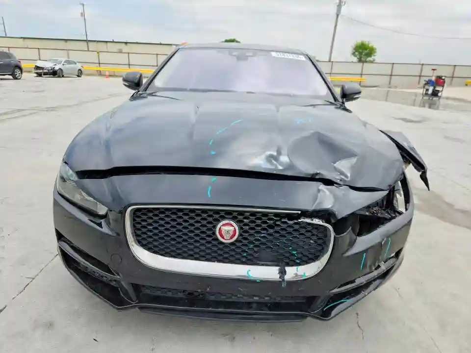 SAJAR4BG3HA973571 2017 JAGUAR XE-4