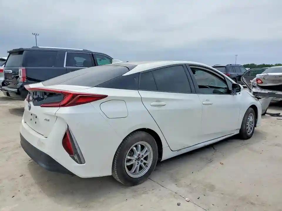 JTDKARFP6L3142077 2020 TOYOTA PRIUS-2