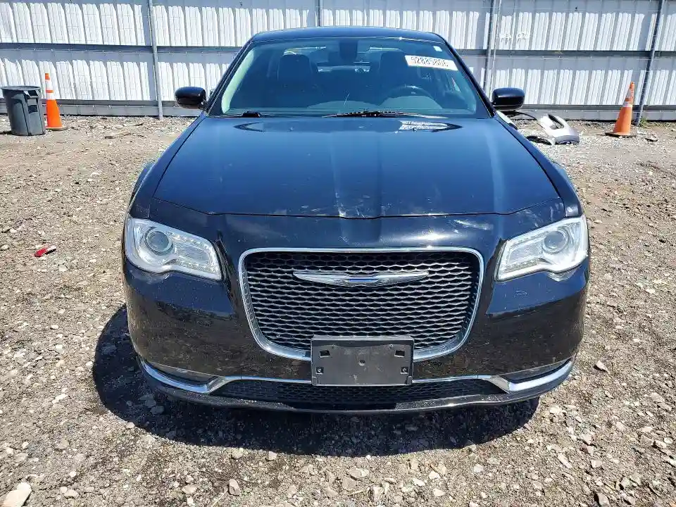 2C3CCAAG5HH552417 2017 CHRYSLER 300-4