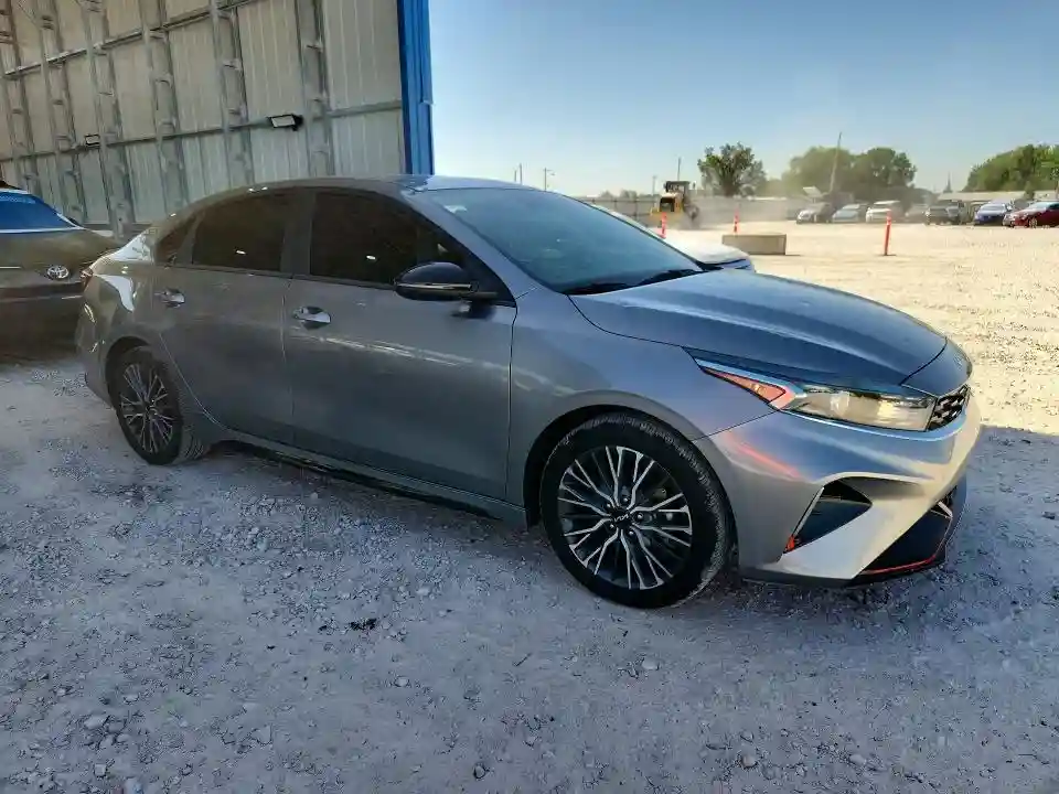 3KPF54AD3RE815642 2024 KIA FORTE-3