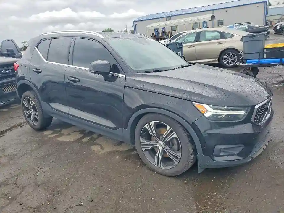 YV4162UL9K2101805 2019 VOLVO XC40-3
