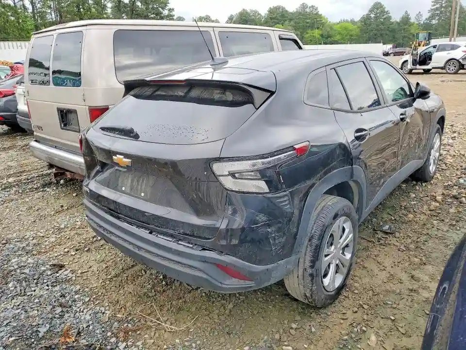 KL77LFE28RC246077 2024 CHEVROLET TRAX-2