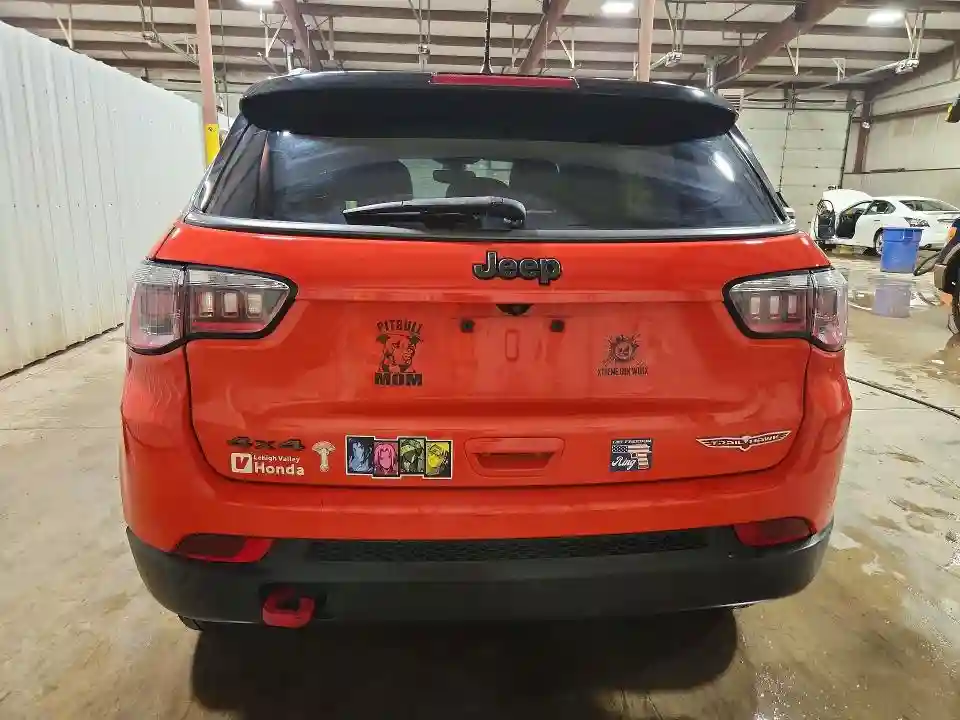 3C4NJDDB5JT465609 2018 JEEP COMPASS-5