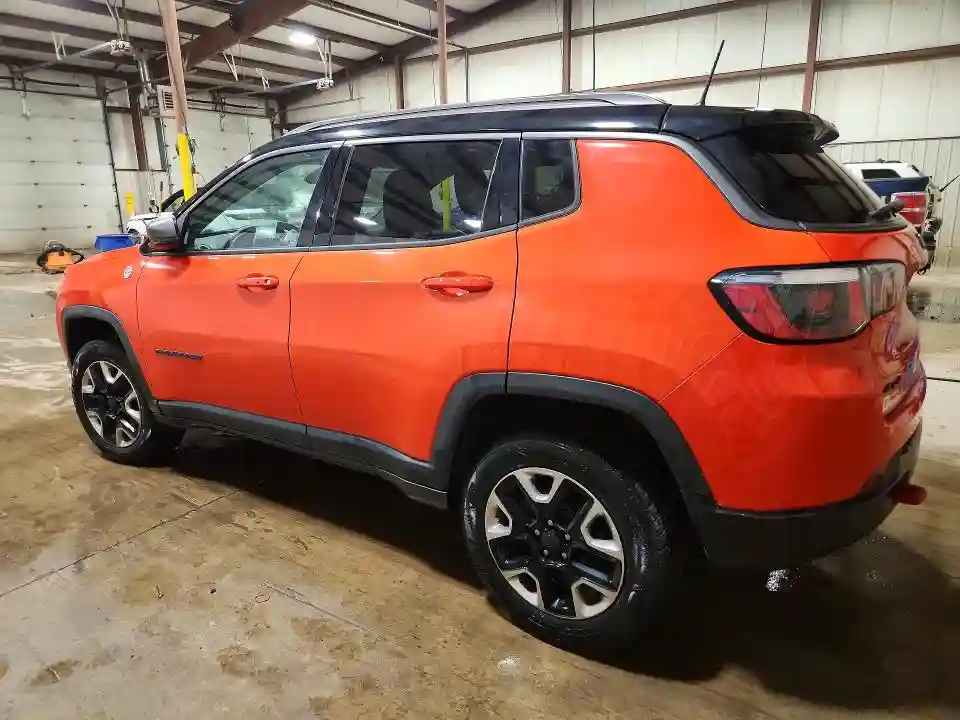 3C4NJDDB5JT465609 2018 JEEP COMPASS-1