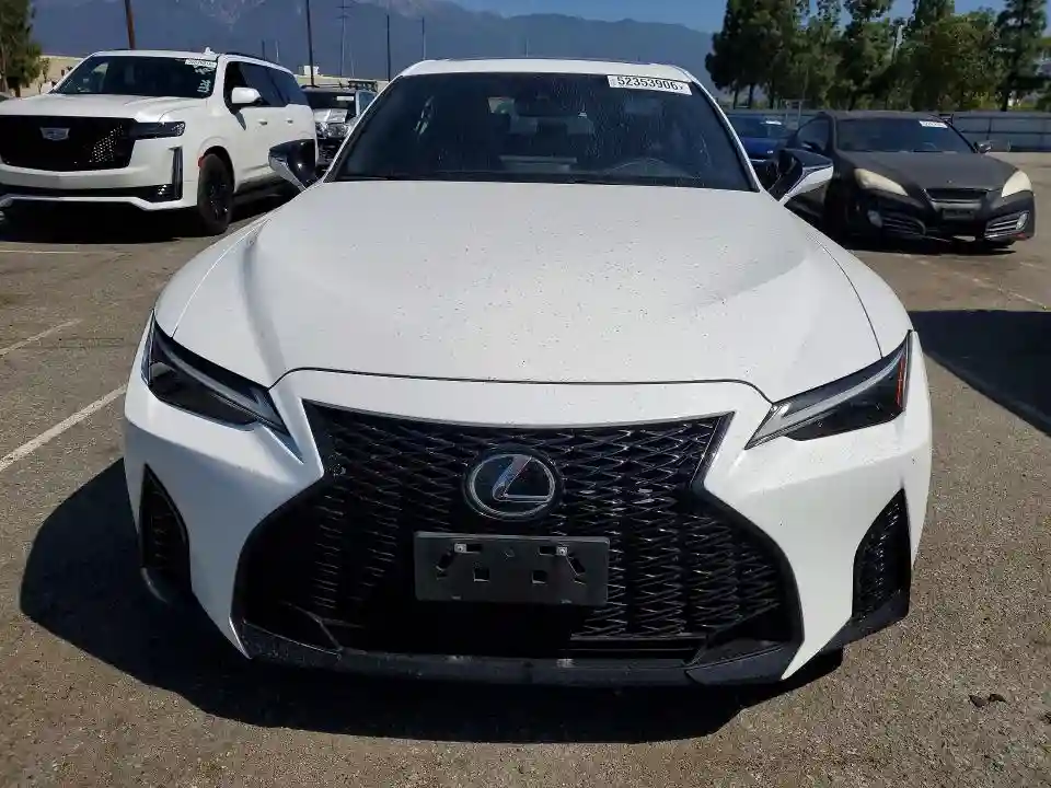 JTHGZ1B22N5053980 2022 LEXUS IS-4