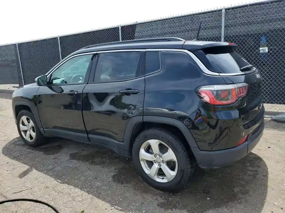 3C4NJCBBXJT339386 2018 JEEP COMPASS-1