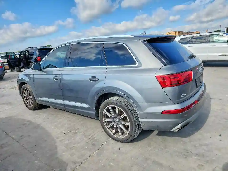 WA1AAAF74HD023498 2017 AUDI Q7-1