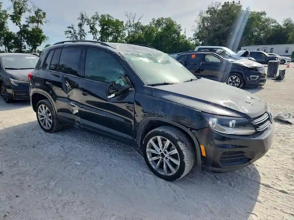 WVGAV7AX4JK006072 2018 VOLKSWAGEN TIGUAN LIM-3