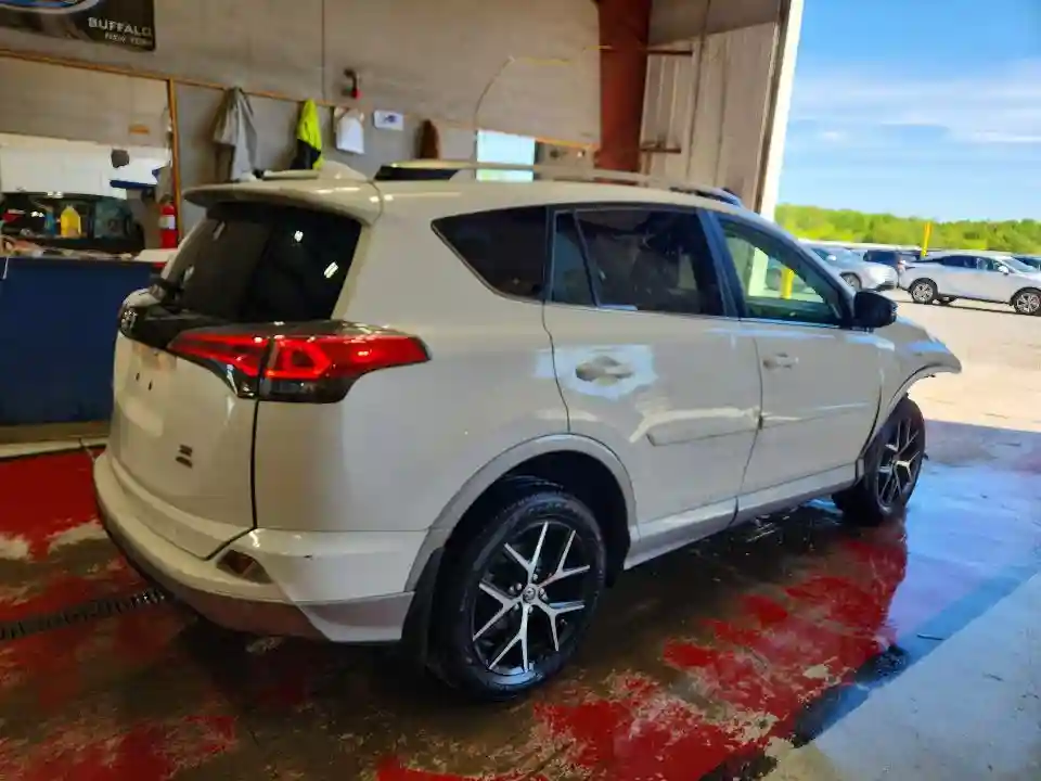 2T3JFREV9JW812583 2018 TOYOTA RAV4-2