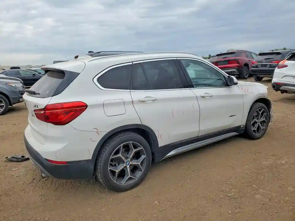 WBXHT3C34J5F89484 2018 BMW X1-2
