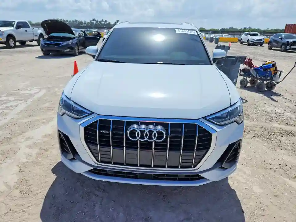 WA1DECF35R1117113 2024 AUDI Q3-4