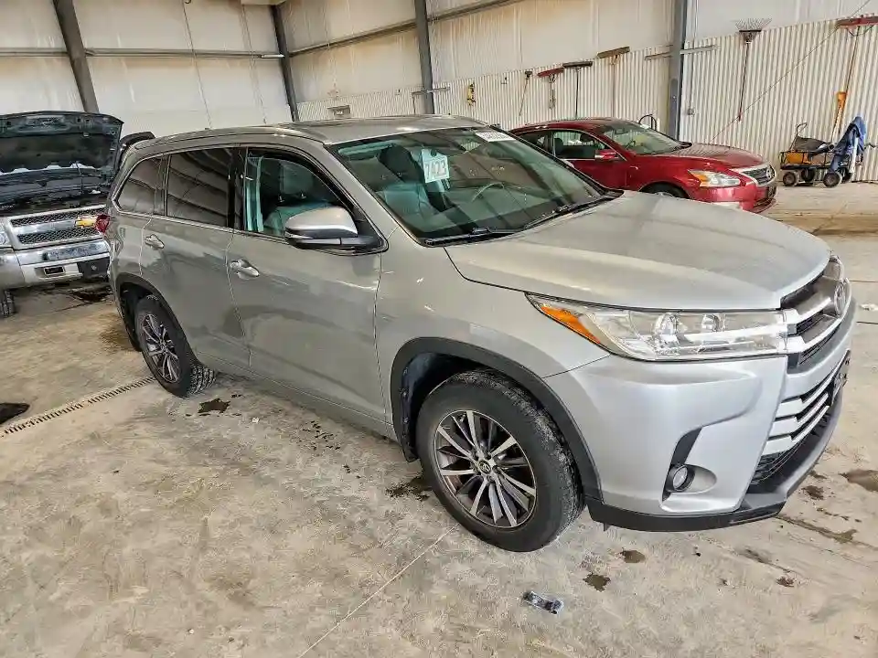 5TDJZRFHXHS357173 2017 TOYOTA HIGHLANDER-3
