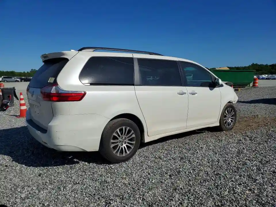 5TDYZ3DC1JS924220 2018 TOYOTA SIENNA-2