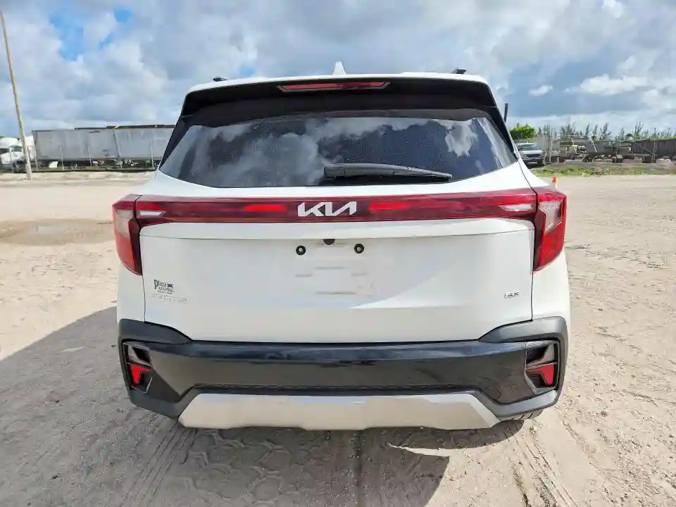 KNDETCA77R7490645 2024 KIA SELTOS-5