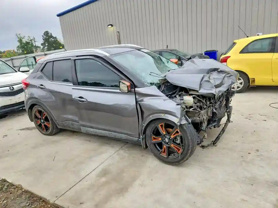 3N1CP5CU4JL525204 2018 NISSAN KICKS-3